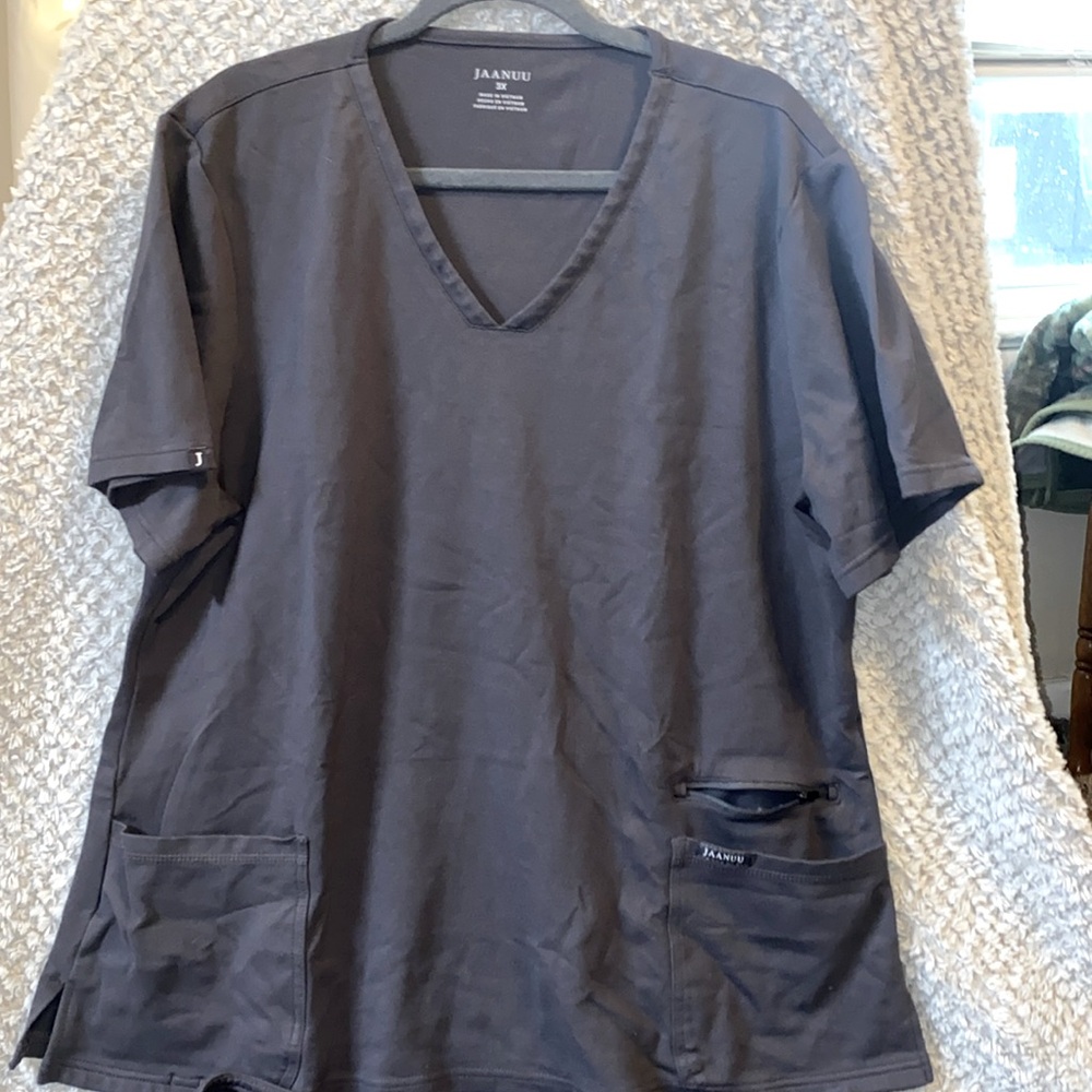 Jaanuu scrub Set. Gently used. Top is 3X bottoms are 1x